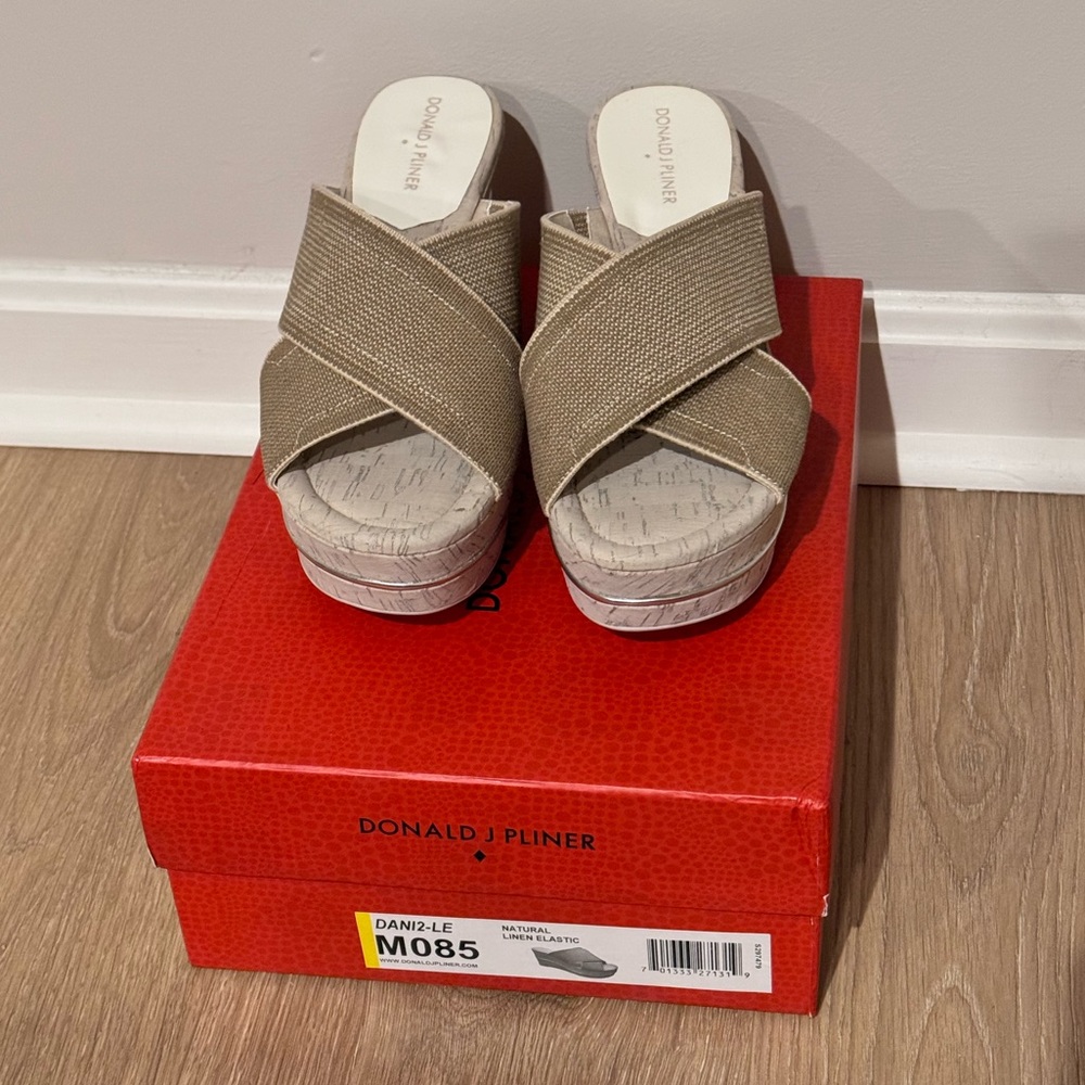 Donald J. Pliner Women's Dani2 Platform Sandal Size 8.5 Tan/Neutral - Picture 6 of 7